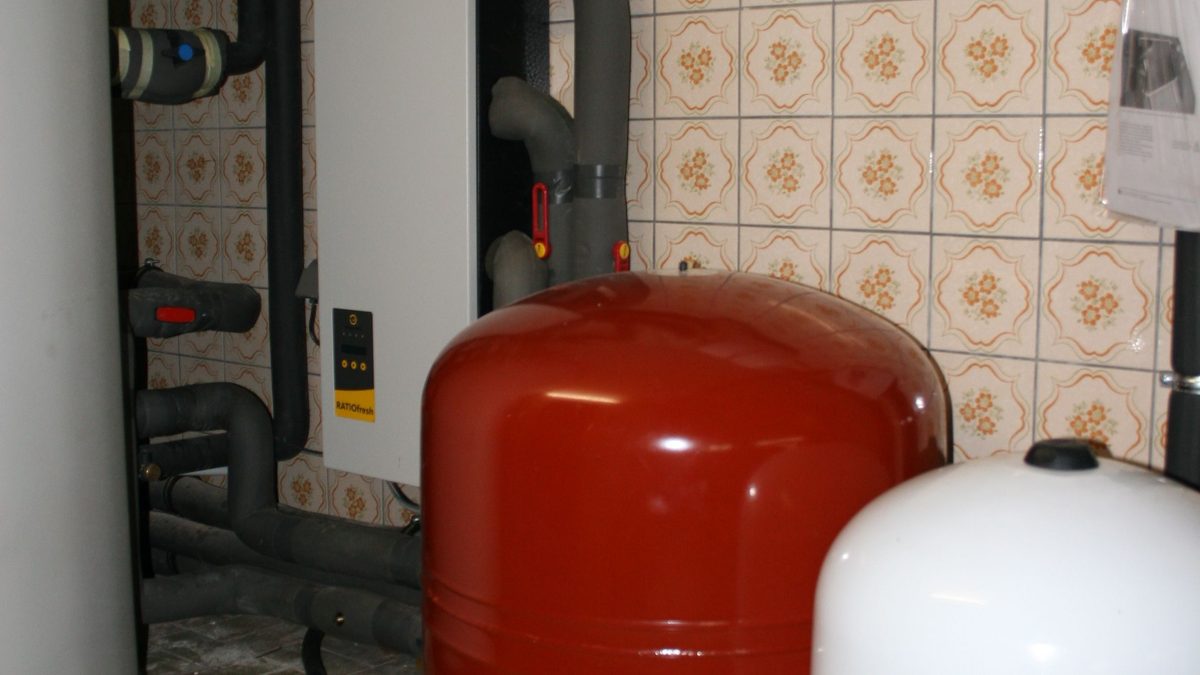 Équipements hydrauliques, régulation et vases d’expansion d’une installation solaire
